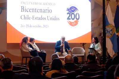 La mesa “Acuerdo Chile-California: Impacto en el Desarrollo de la Colaboración Académica y de la Investigación”, fue parte de las actividades de la jornada del 25 de octubre.